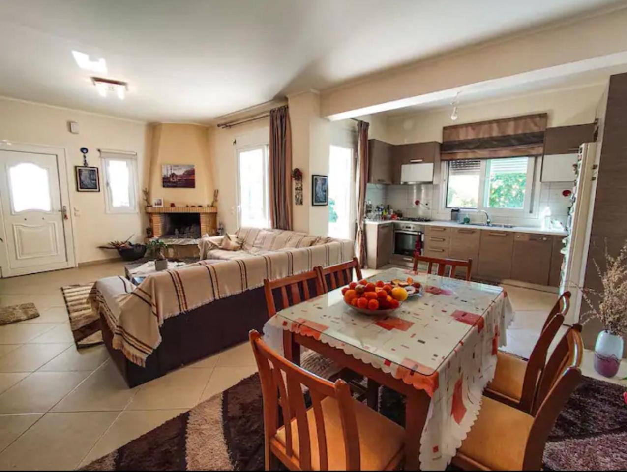 Eretria Homestay Экстерьер фото